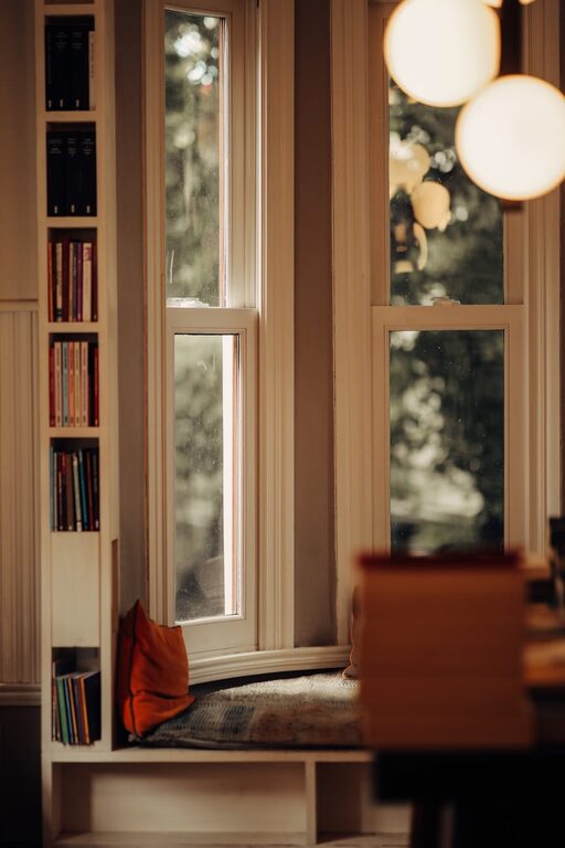 How to Create a Cozy Reading Nook in Your Home